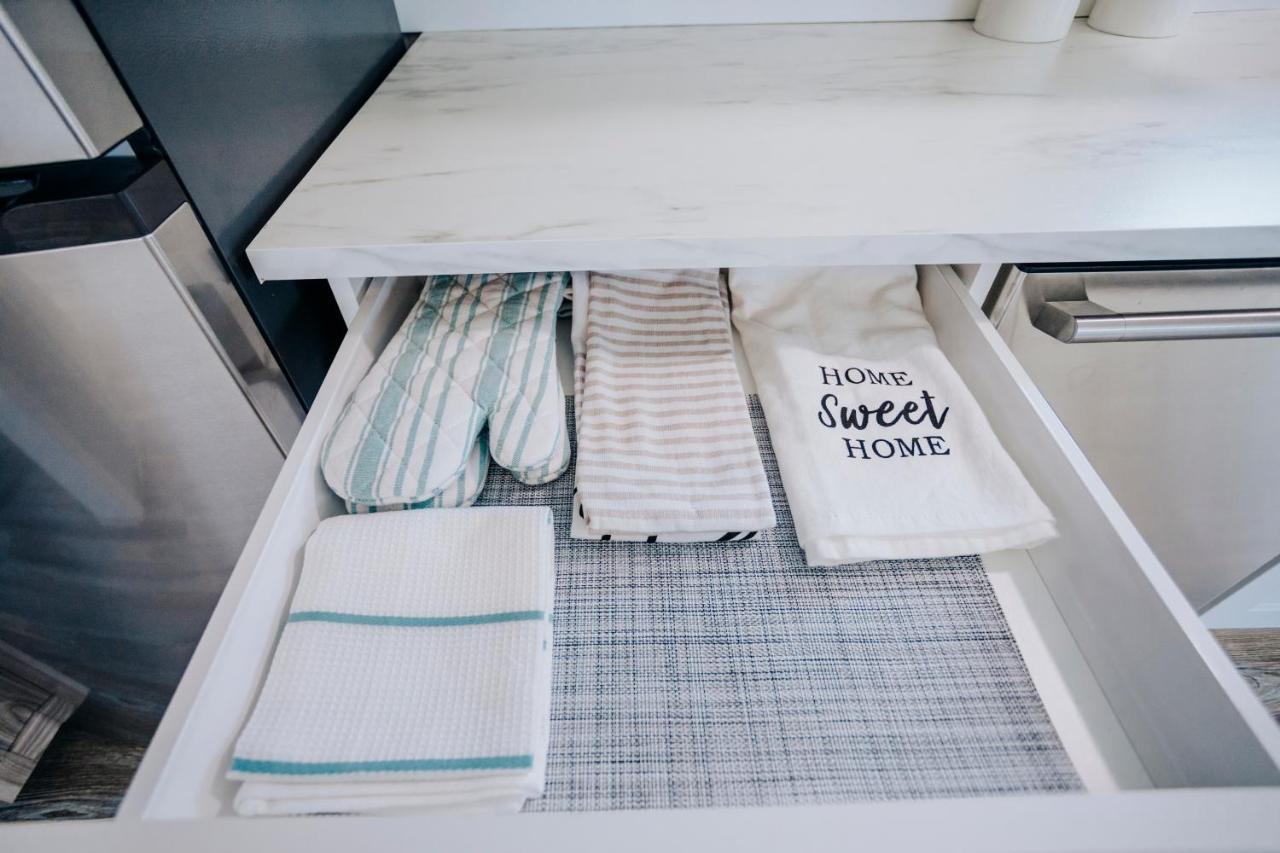 Modern & Cozy Stand-Alone Apartment - Perfect Stay Painted Post Экстерьер фото